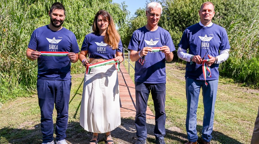Soltész Miklós látogatása a Bárka táborban 2025 nyár - Fotó: Bazánth Ivola