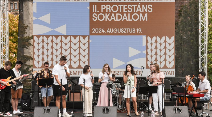 protestans-sokadalombecsi-kapuka-a54d915acc Ivola