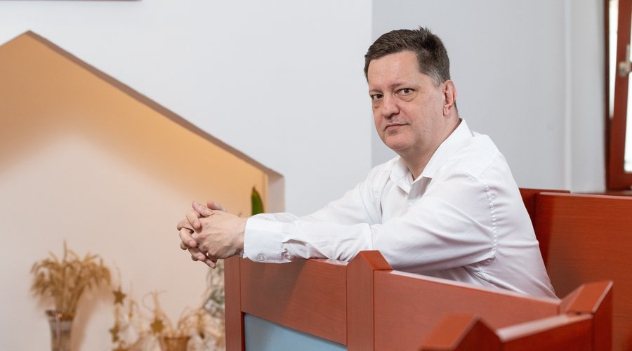 Szentgyörgyi László, sárvári lelkipásztor, őrségi esperes 2025 június - Fotó: Kiss László