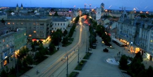 Debrecen éjszaka a Nagytemplomról fotózva