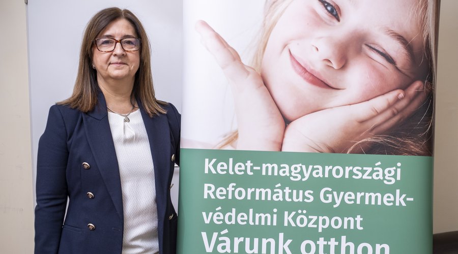 Egri Ilona, a Kelet-magyarországi Református Gyermekvédelmi Központ intézményvezetője. nevelőszülői hálózat. 2025 december - Fotó: Zelenka Attila