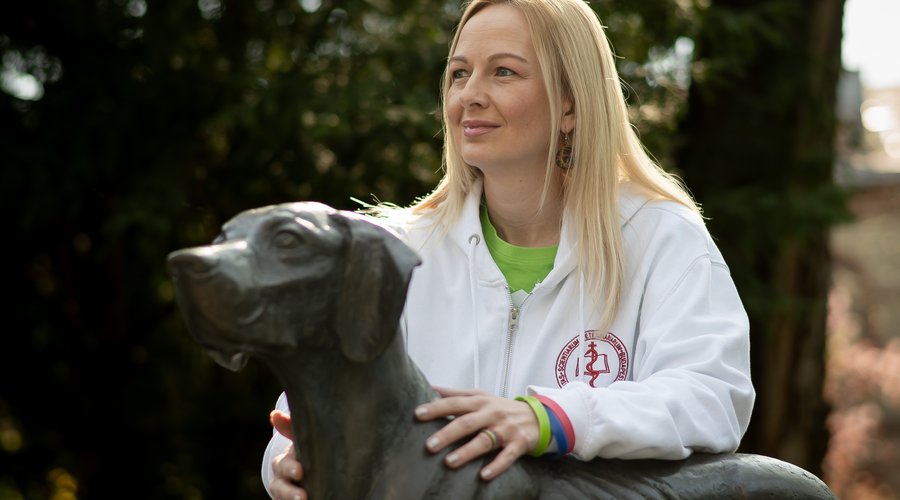 Vetter Szilvia a Közös ügyünk az állatvédelem Alapítvány kuratóriumi elnöke, 2026. április. Fotó: Sebestyén László 1.kép,borító