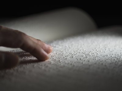 Braille-írásos könyv