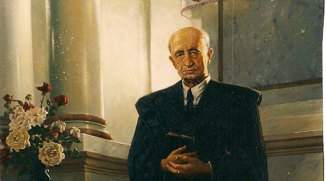Gulyás László: Ravasz László püspök egész alakos portréja (250x150cm) a Budapesti Református Kollégium díszterme 1995