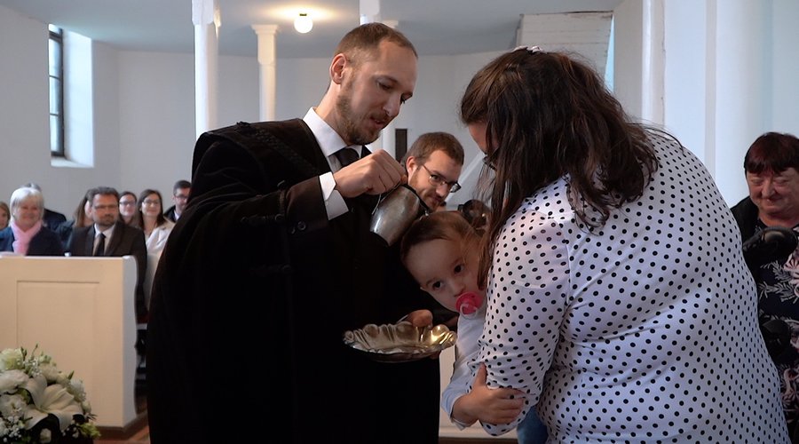 2023 Kisbajom keresztelő borítókép 2.