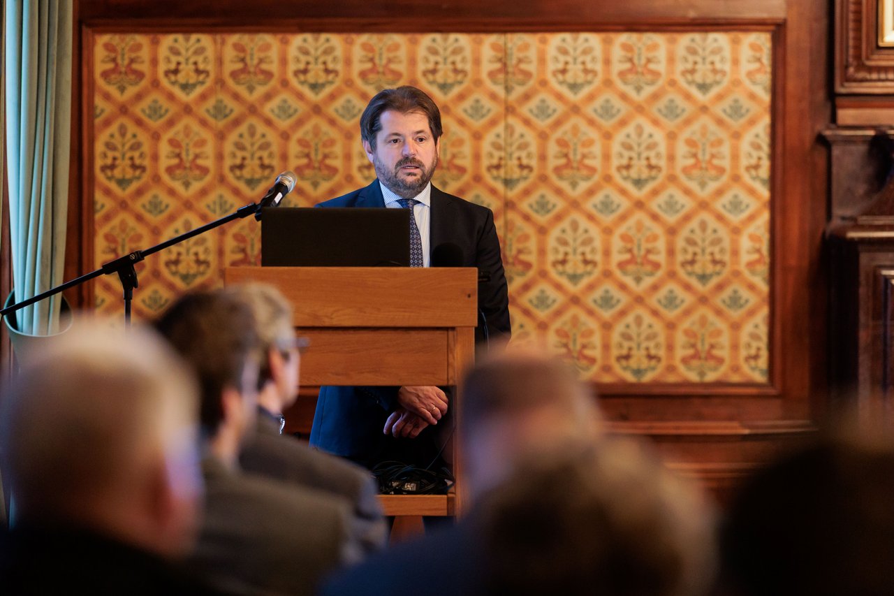 Stubnya Gusztáv. Keresztyén vezetés dupla könyvbemutató, KRE 2025.12.01.  Fotó: Geberle Berci / KRE