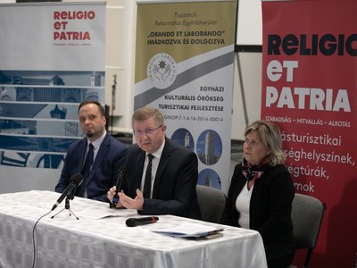 Tóth-Matolcsi László, Fekete Károly, Katona Ilona. „Religio et Patria” elnevezésű turisztikai program bejelentése sajtótájékoztatón. Debrecen, 2024 január 18. Fotó: TTRE