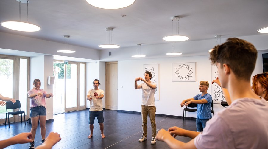 csömöri színjátszós tábor, 2022 július, Zoltán Áronszínművész