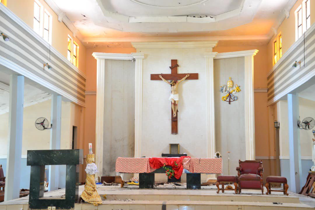 Az owoi templom a támadás után - Forrás Catholic Diocese of Ondo.jpg