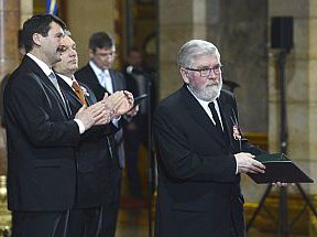 Csomos_Jozsef_MTI_Illyes_Tibor.jpg
