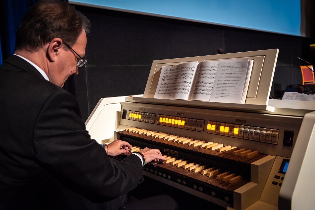 Hoppál Péter 2026 Pécs Füle Tamás