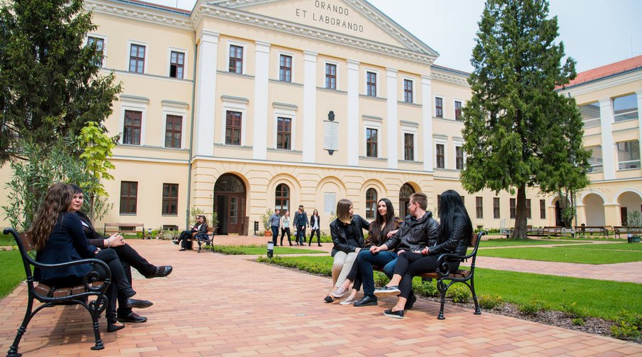 Debreceni Református Hittudományi Egyetem.jpg