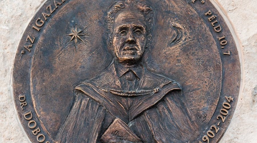 Dobos_Karoly_emlektabla_Nagykovacsiban_az_uj_re.original