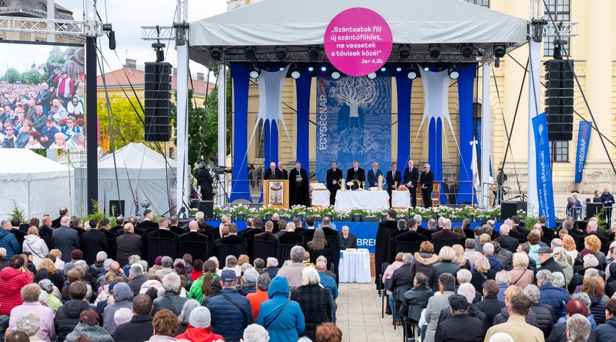 Egységnap, köszönőlevél, tömeg 2025 (f.Zelenka Attila)