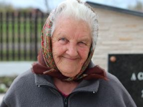 Eszti_neni3.jpg