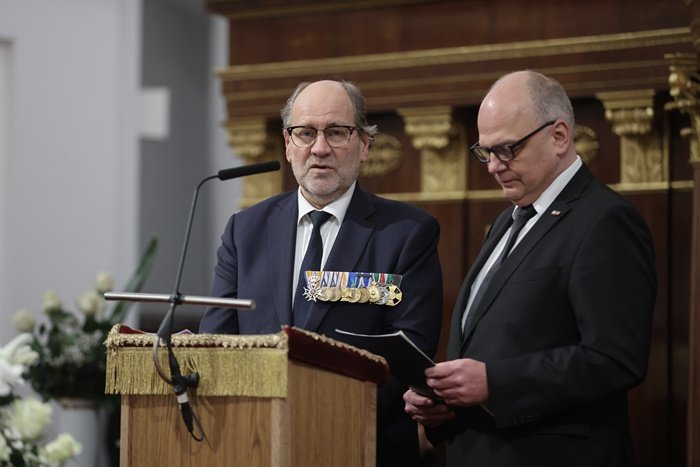 Gályarab megemlékezés 2026 02.11 Debrecen, Frits de Ruyter de Wildt (balra), a Michiel de Ruyter Alapítvány elnöke és Pusztai Gábor, a Debreceni Egyetem Néderlandisztika Tanszéke tanszékvezetője (f.Miskolczi János)