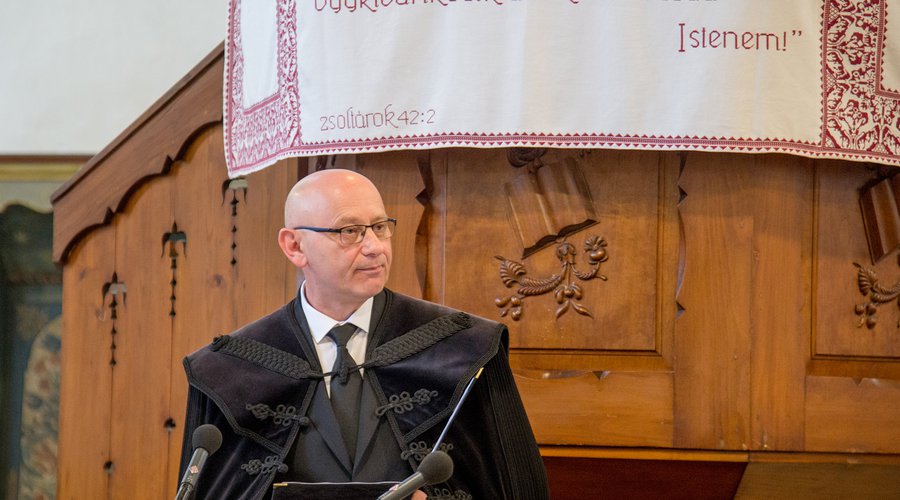 Pásztor Dániel püspökké szentelése