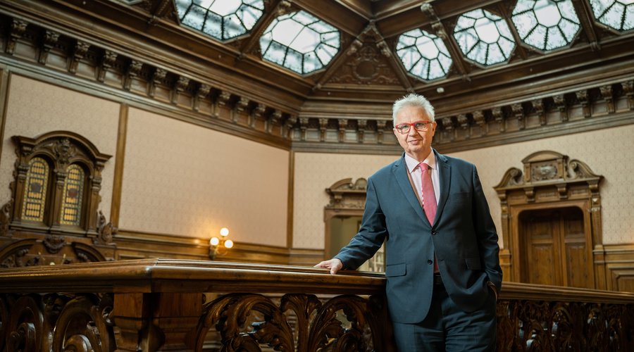 KRE 30, Trócsányi László 2023. borító (f.Sebestyén László)