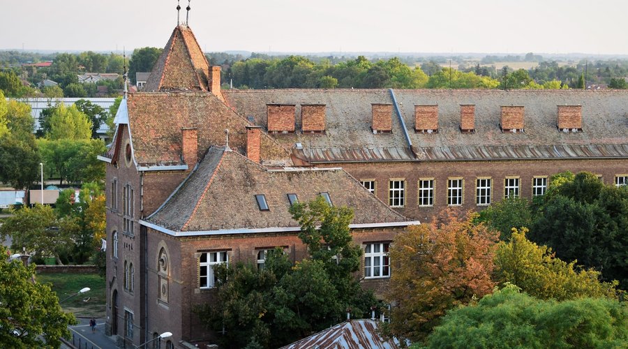 Németh László emlékév 2026, Bethlen Gábor Református Gimnázium és Szathmáry Kollégium épülete (f. Bethlen Gábor Református Gimnázium és Szathmáry Kollégium)