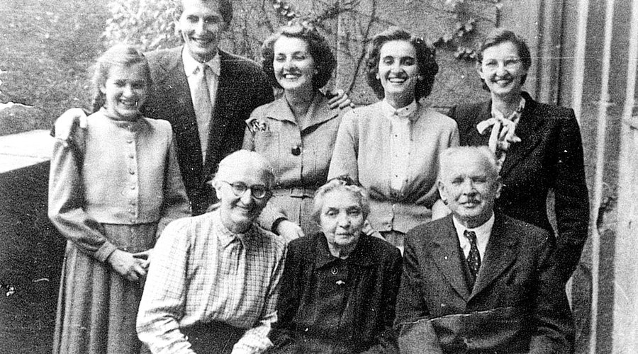 Otthon a fasorban 1950_Szabó család archívuma