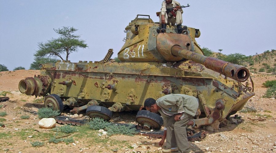 Ruined_tank_in_Hargeisa,_Somaliland - fotó Wikipedia