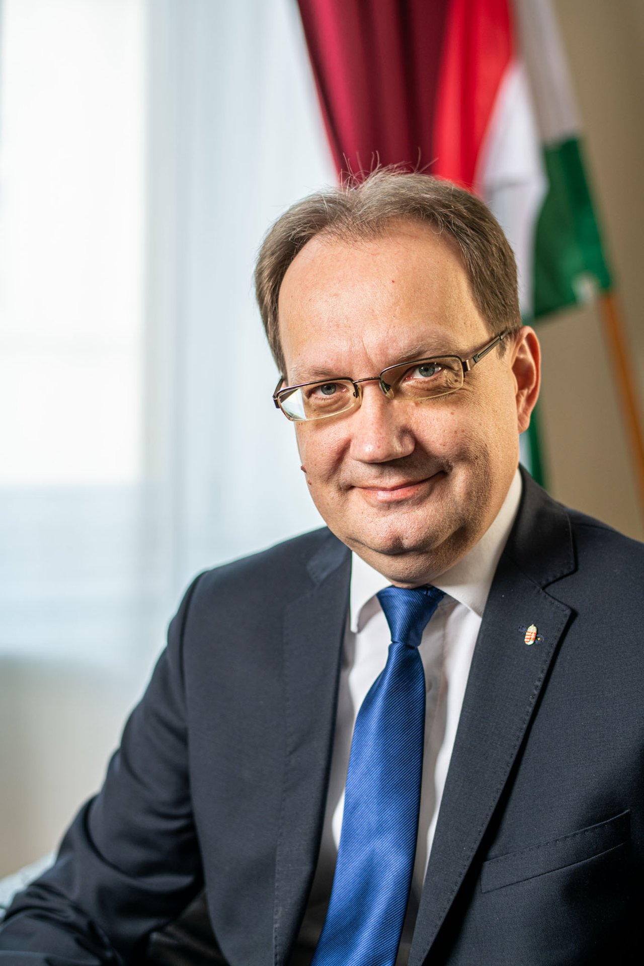 Hoppál Péter