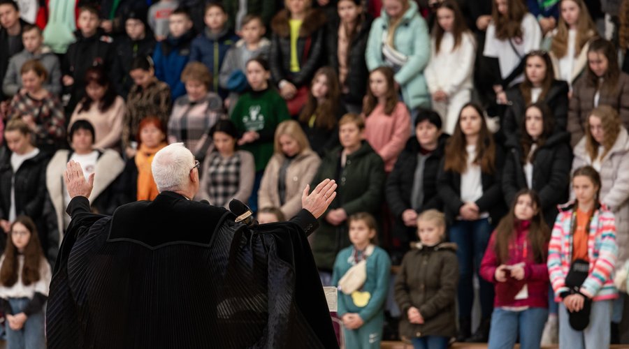 Balog Zoltán . Sátoraljaújhely Rákóczi Szövetség téli tábora kárpátaljaiaknak 2023 február - Fotó. Zelenka Attila