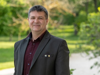 Szabó Gábor presbiter 2023 borítókép (f.Kiss László)