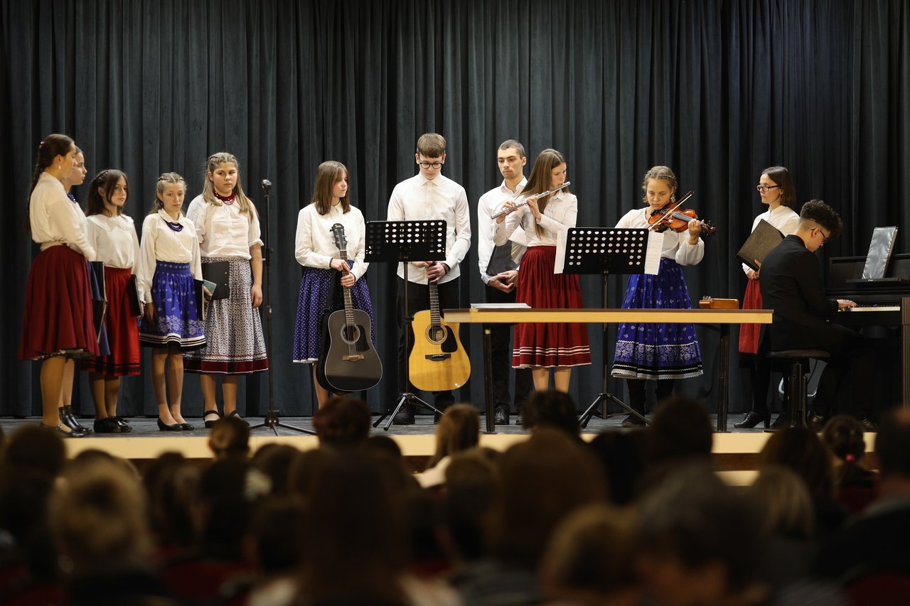 Székelyudvarhelyről a Baczkamadarasi Kis Gergely Református Gimnázium fellépése