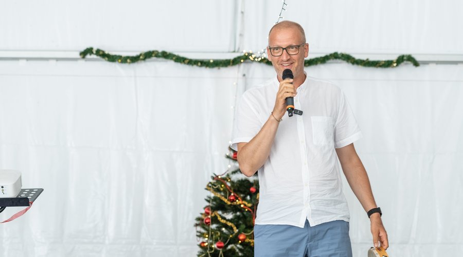 Tarr Zoltán Bárka, borító