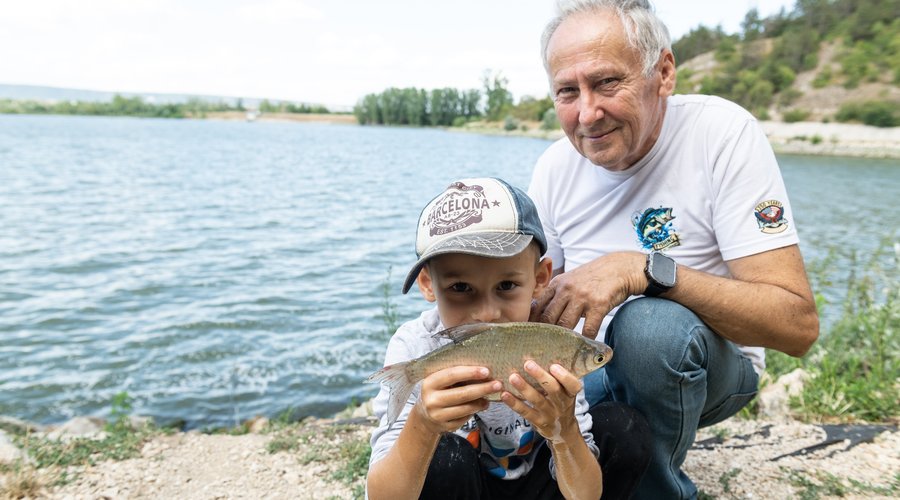 Vajna Lajos és az unokája borító