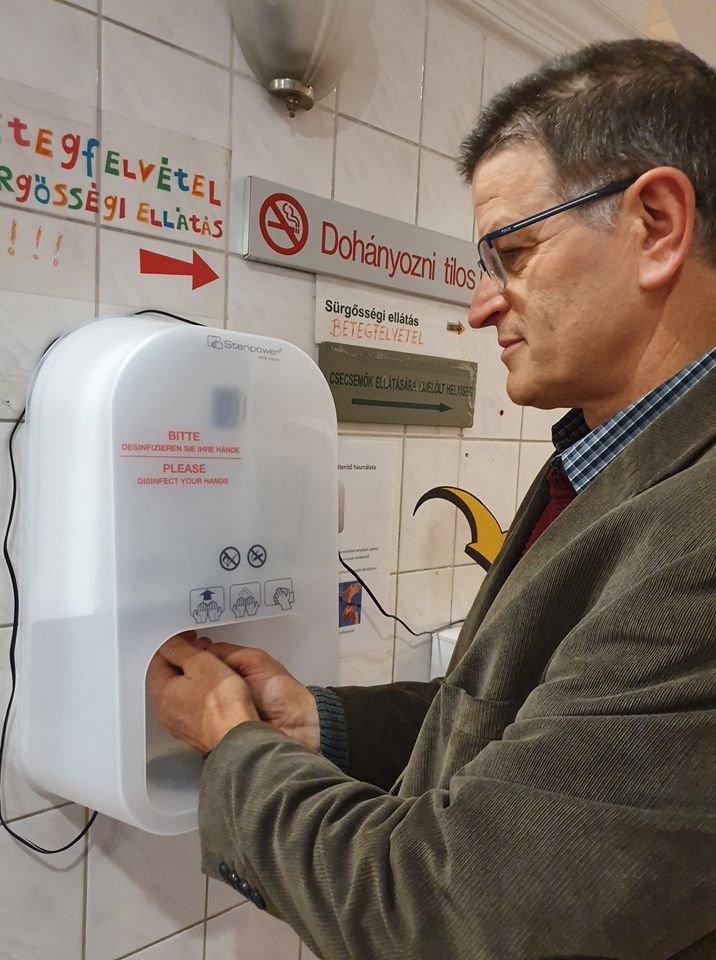 Velkey vírus.jpg