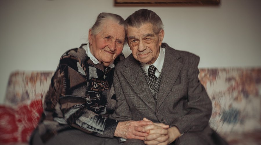 Zsuzsa néni és Misi bácsi, lelkészfeleségek 2. 2023 (f.Sebestyén László)