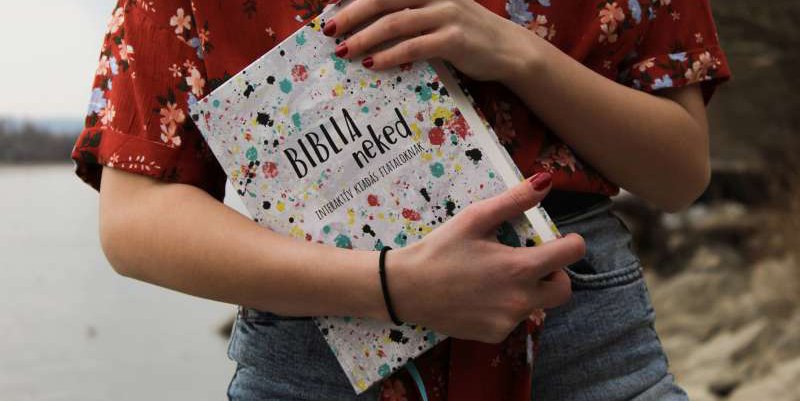 biblia_neked_hangulat.jpg
