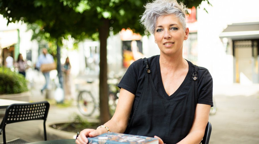 Bódis Kriszta író, Pályi Zsófi képe