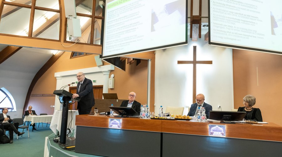 borító Zsinat_ősz 2025 Kiss