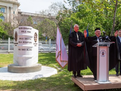bukarest_reformacio_emlekmu_avatas