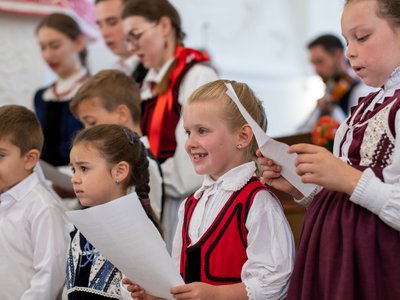Csombordi néptáncos gyerekek az Egység Napján