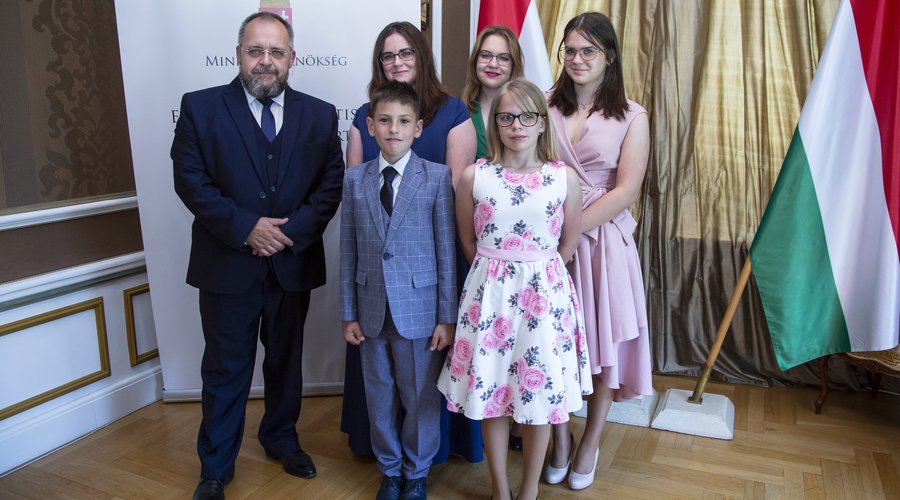 Egeresi László Sándor családjával Fotó: Hurta Hajnalka