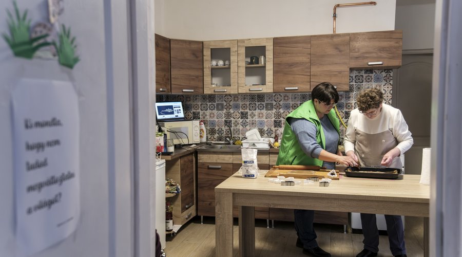 Újléta Jelenlét Pont, mézeskalács sütés részorulóknak 2025 december - Fotó: Zelenka Attila