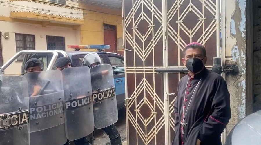 Rolando José Álvarez Lagos nicaraguai kaolikus püspök 2022 nyár Forrás: Facebook