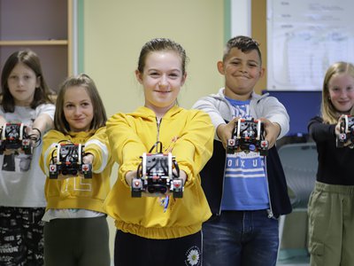fehregyarmat_kolcsey_reformatus_iskola_robotok_kalocsai_richard