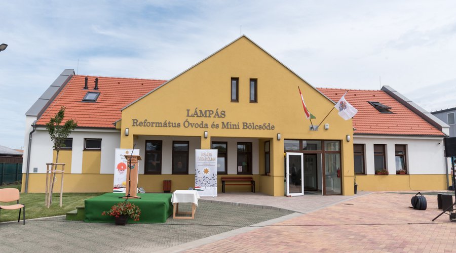 halasztelek_lampas_óvoda_bölcsőde.jpg