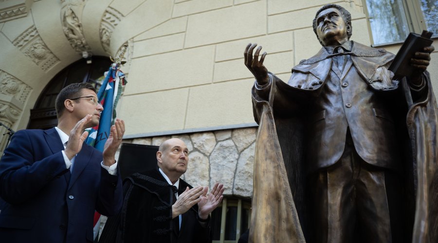 Hegedűs Loránt püpspök szobrának avatása 2025. április25 - Fotó: Todoroff Lázár