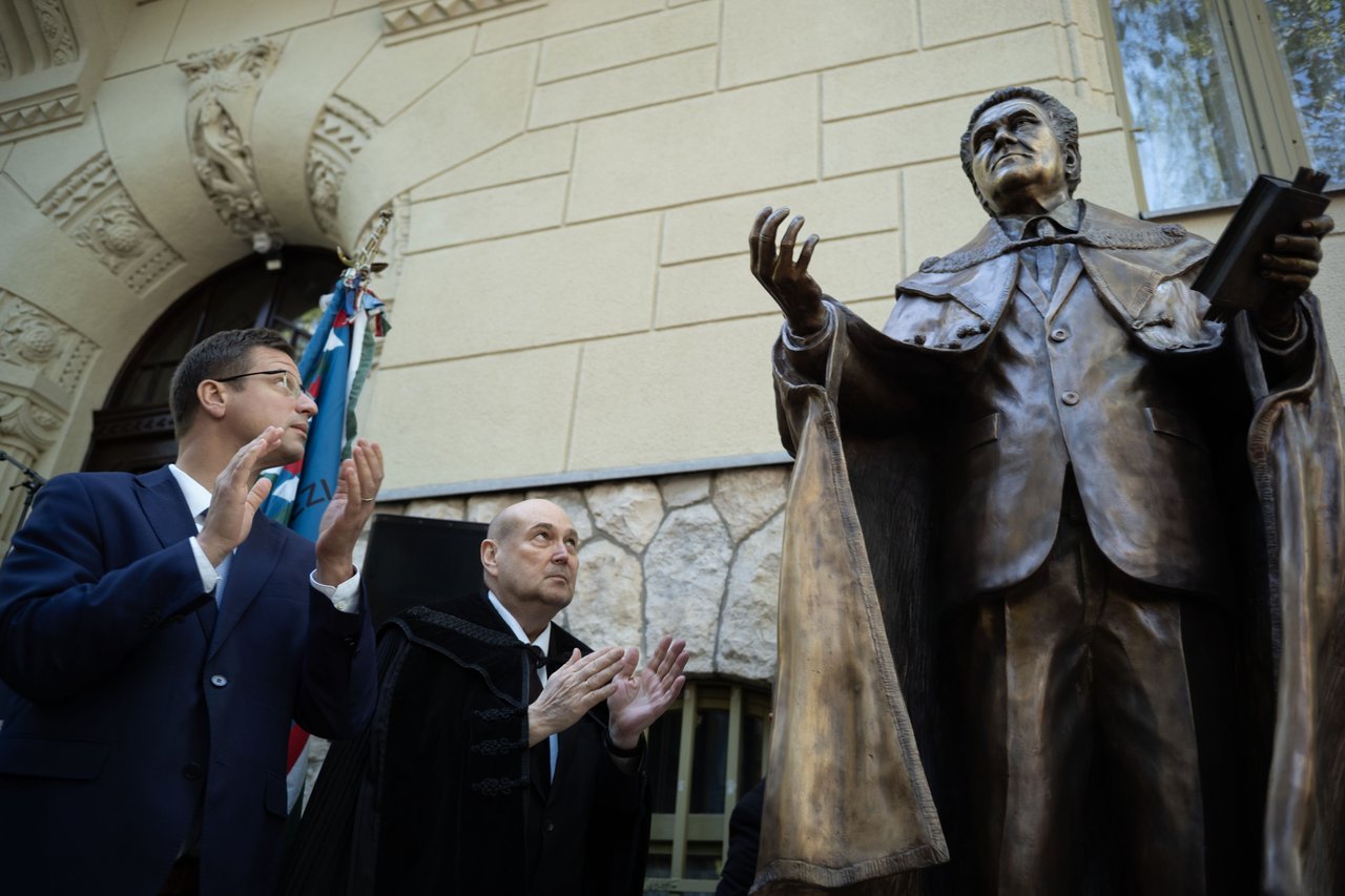 Hegedűs Loránt püpspök szobrának avatása 2025. április25 - Fotó: Todoroff Lázár