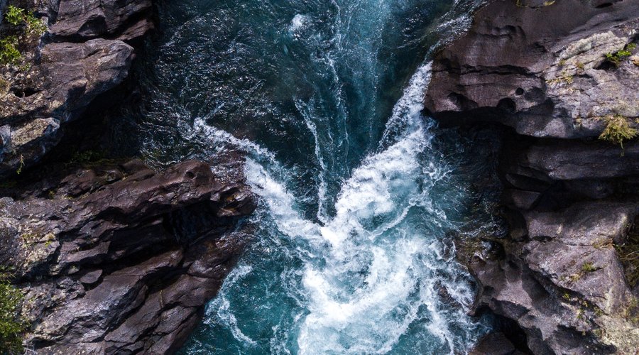 Víz - Teremtés hete 2023 1. nap Csobog - Fotó: Unsplash/J V