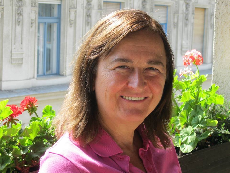 karsay_eszter.jpg