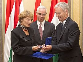 kg2015_300.jpg