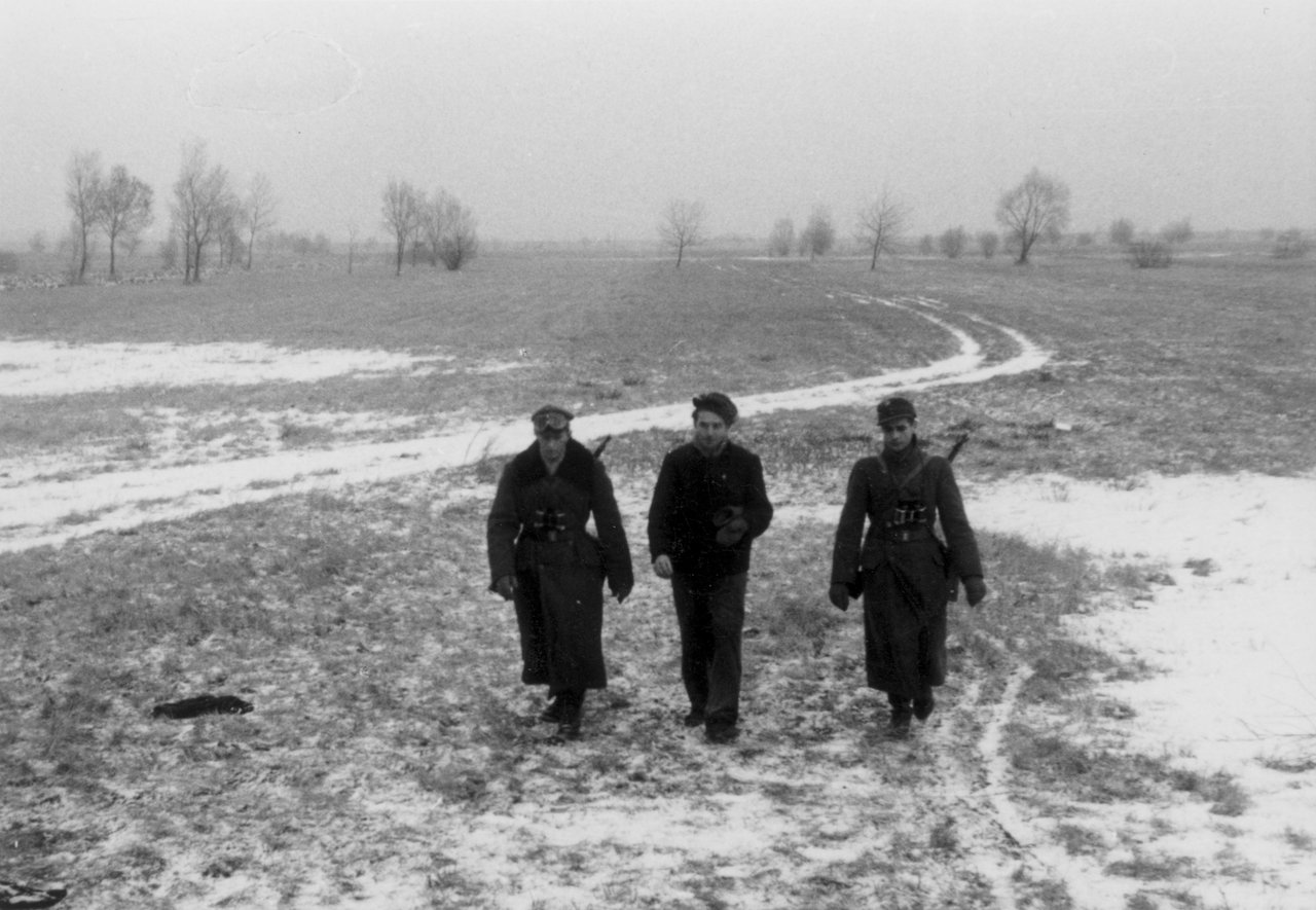 magyar_menekült_osztrák_határ_1956_fortepan_kleyer_éva