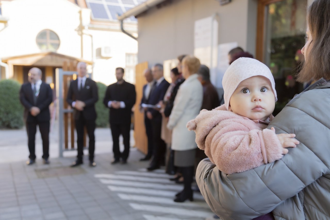 sellyei Biztos Kezdet Gyerekház átadása - fotó: Kalocsai Richárd